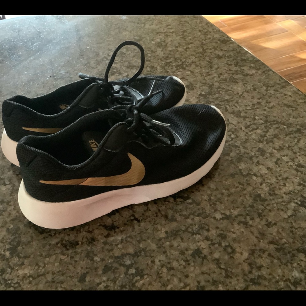 Nike Gold Stripe Boys Shoes